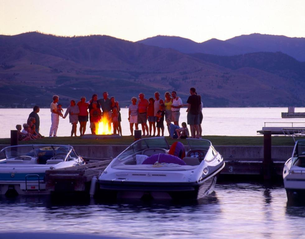 Campbell'S Resort On Lake 첼런 외부 사진